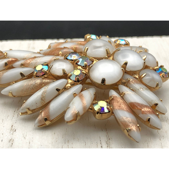 Vintage Brooch Milk Glass Goldstone Givre Navette AB Aurora Borealis Spray Pin - Picture 8 of 10